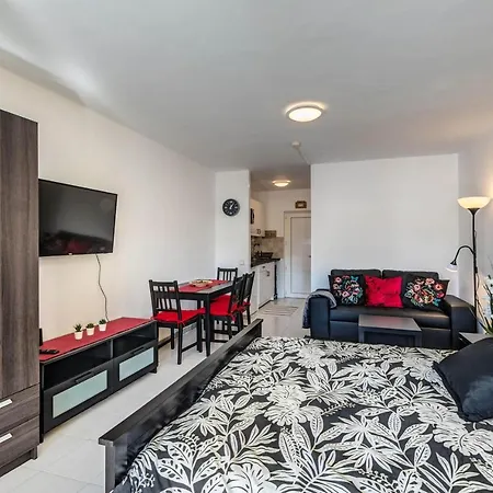 Apartamento Paternal Playa Roca. *