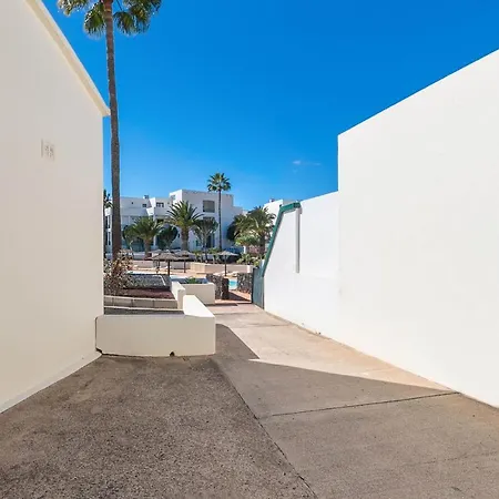 Casa Atlantis Playa Roca דירה